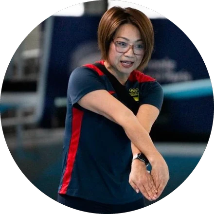 Retrato de Mayuko Fujiki, entrenadora de natación artística